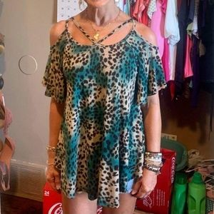 Women's boutique shirt sz. Small